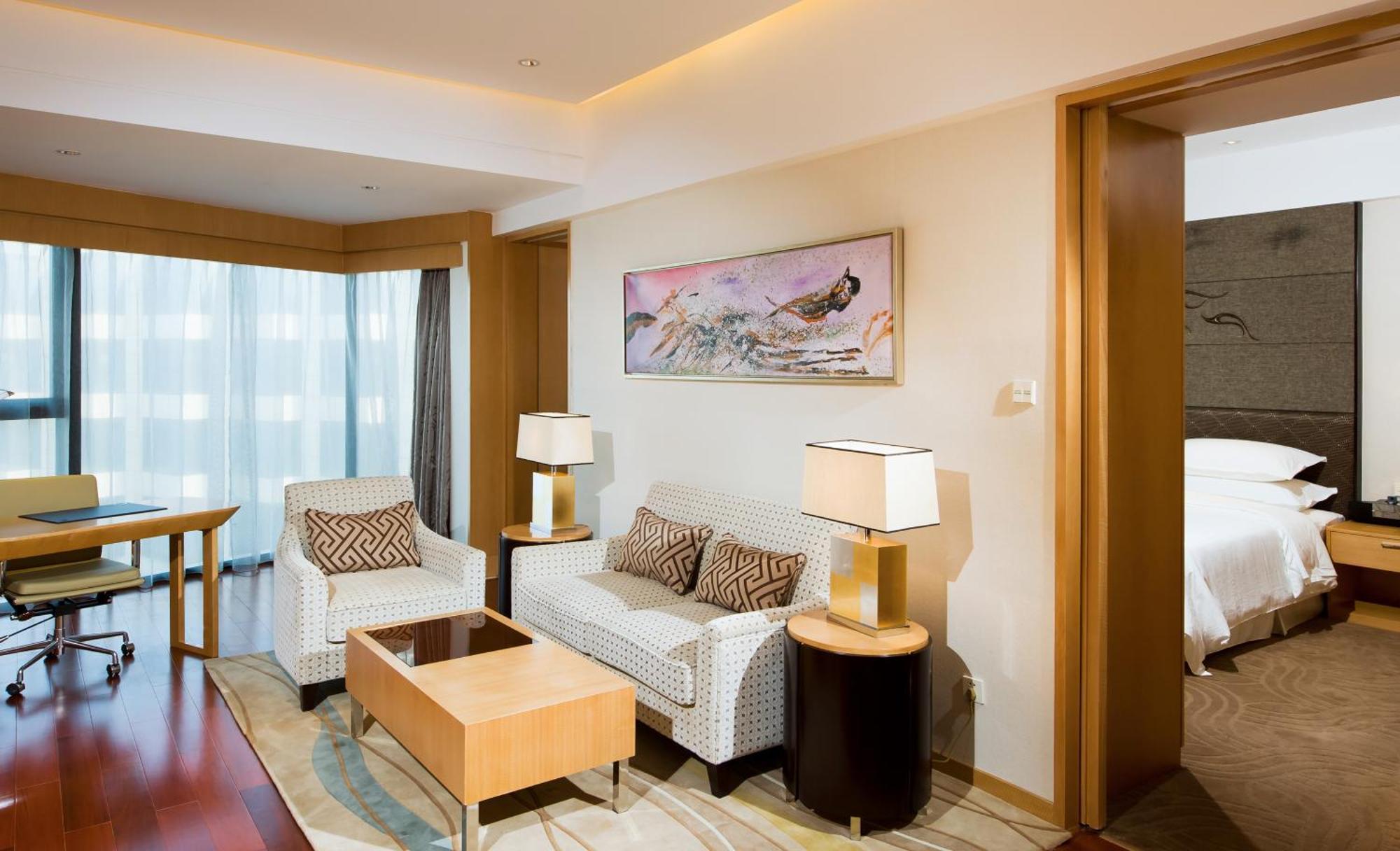 Sheraton Yantai Golden Beach Resort Bagian luar foto